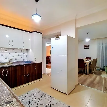 Spacious And Cozy In Muratpasa *
