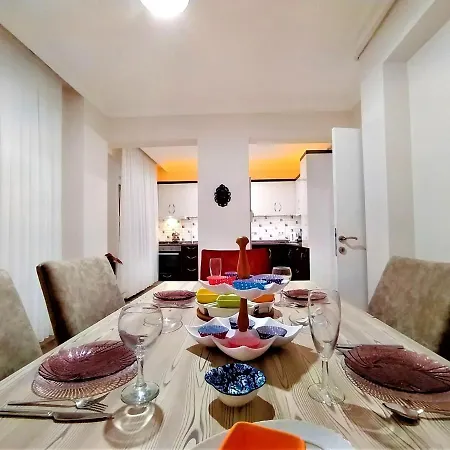 Spacious And Cozy In Muratpasa 安塔利亚