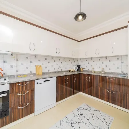 Spacious And Cozy In Muratpasa * أنطاليا