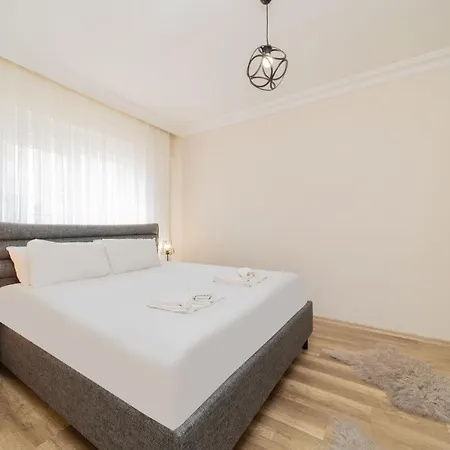 Spacious And Cozy In Muratpasa 公寓