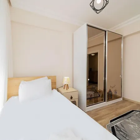 公寓 Spacious And Cozy In Muratpasa